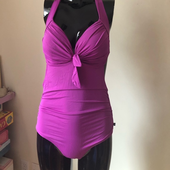 One piece Swimsuit - Picture 2 of 6